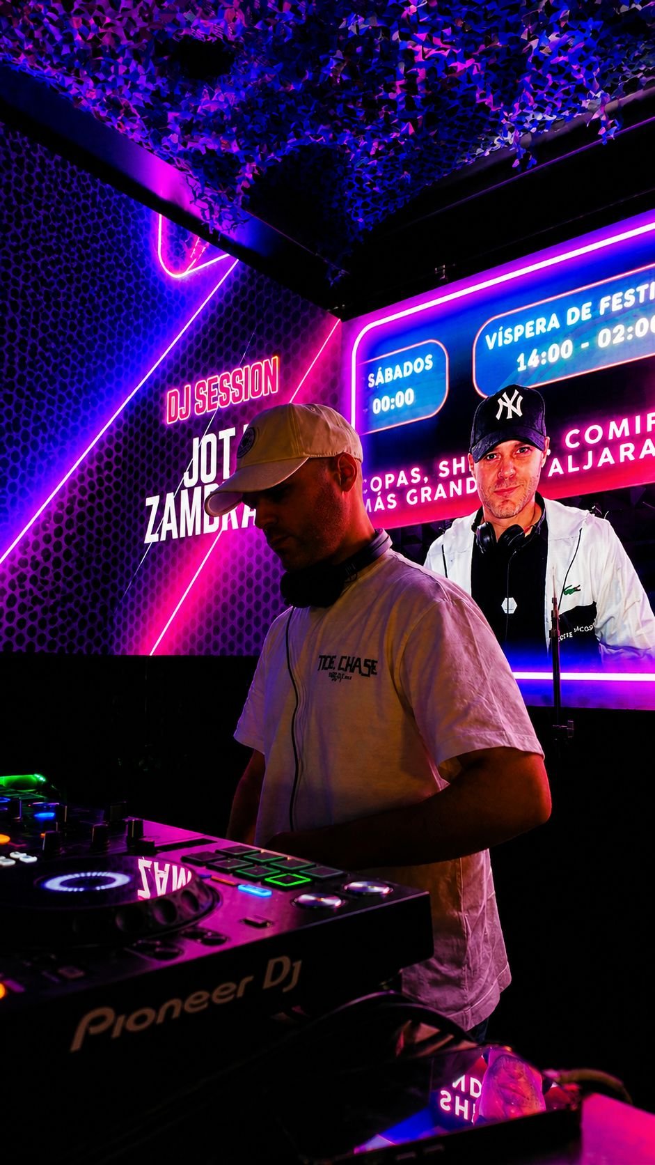 Jota Zambrano DJ en directo 9